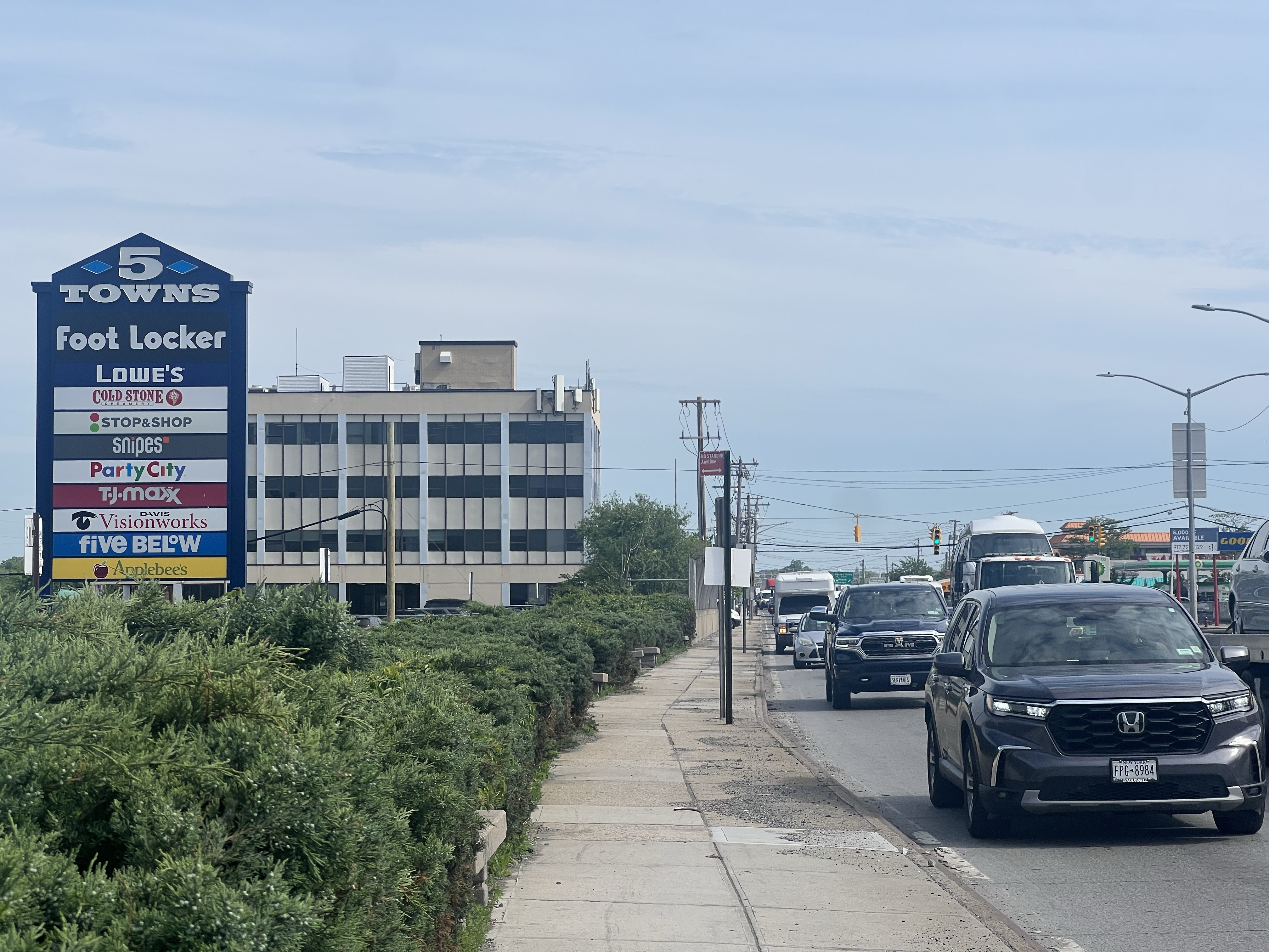 Street view of the 5 Towns sign
